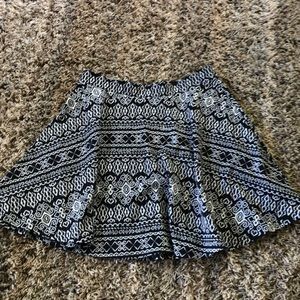 🦋$5/$25 Cute little skirt